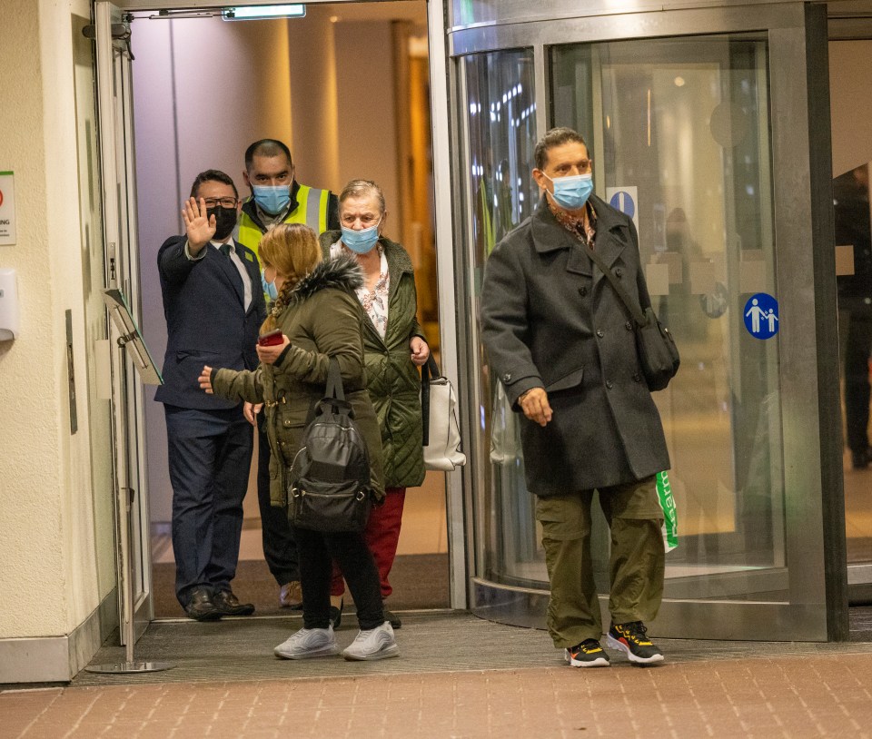 The first passengers who had to quarantine in a hotel can now return home