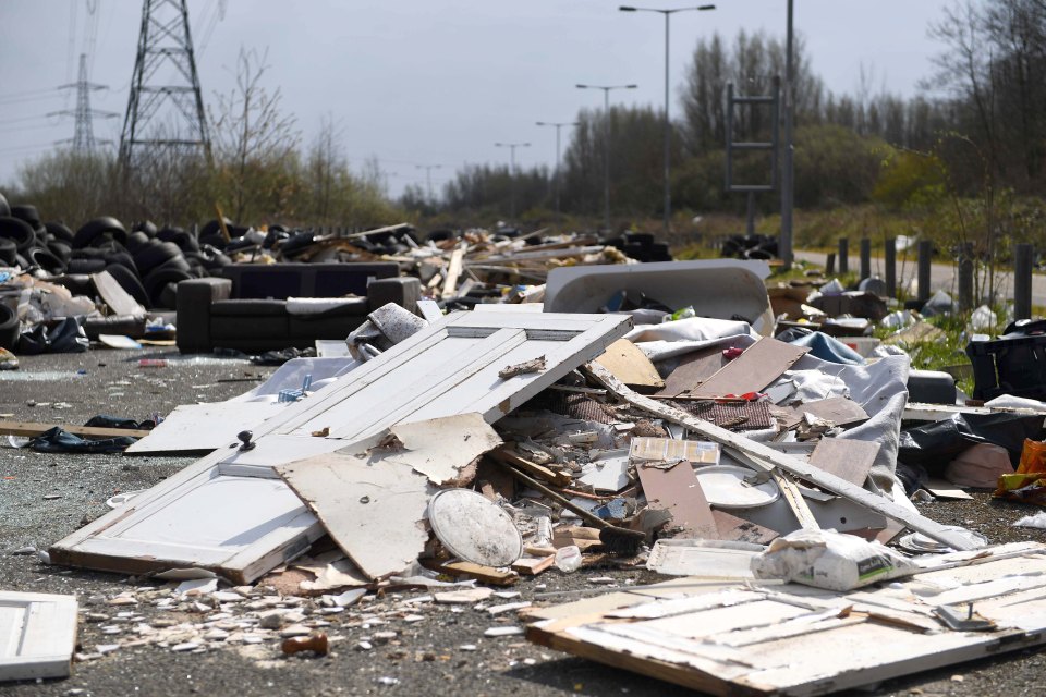 Environment agencies are hunting the fly tipper