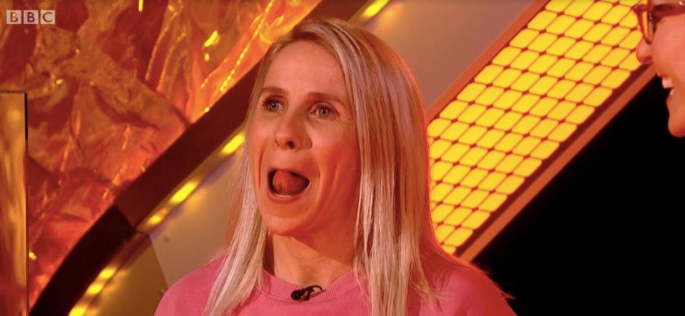 Lindey tried to hold in her laughter after Gordon's cheeky comment