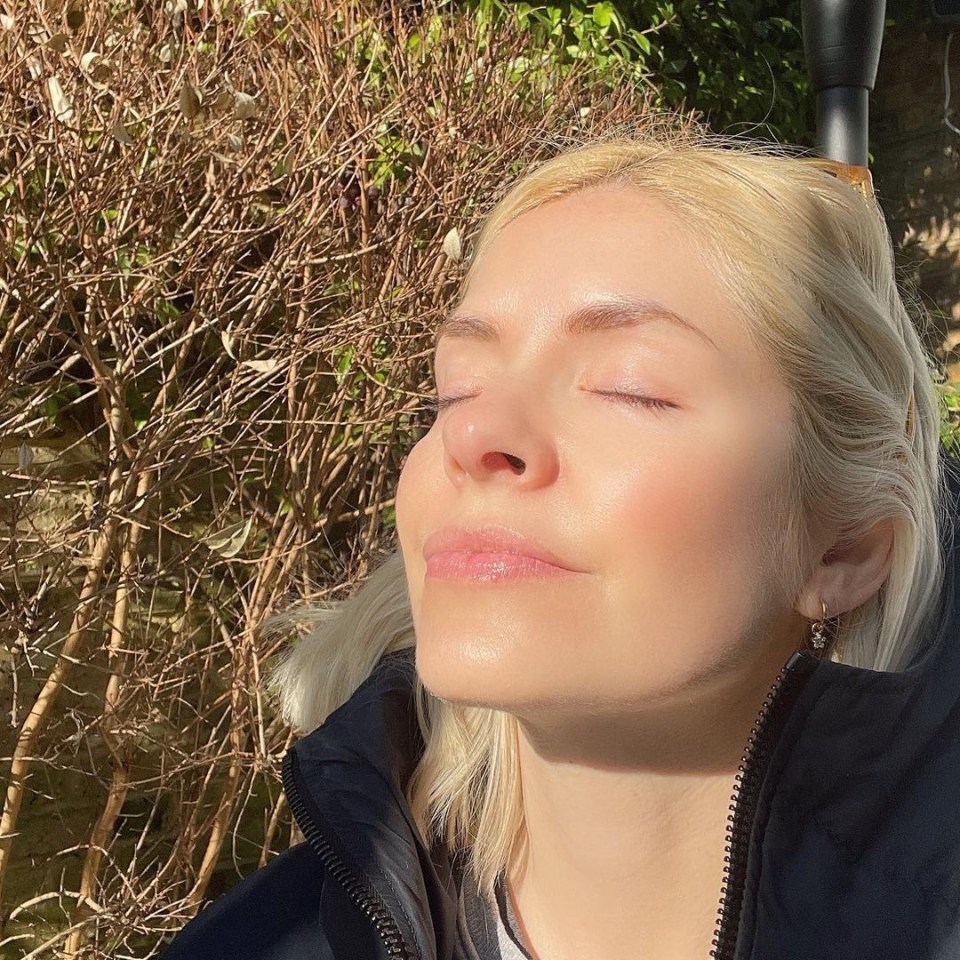 She shared this sunkissed selfie earlier today