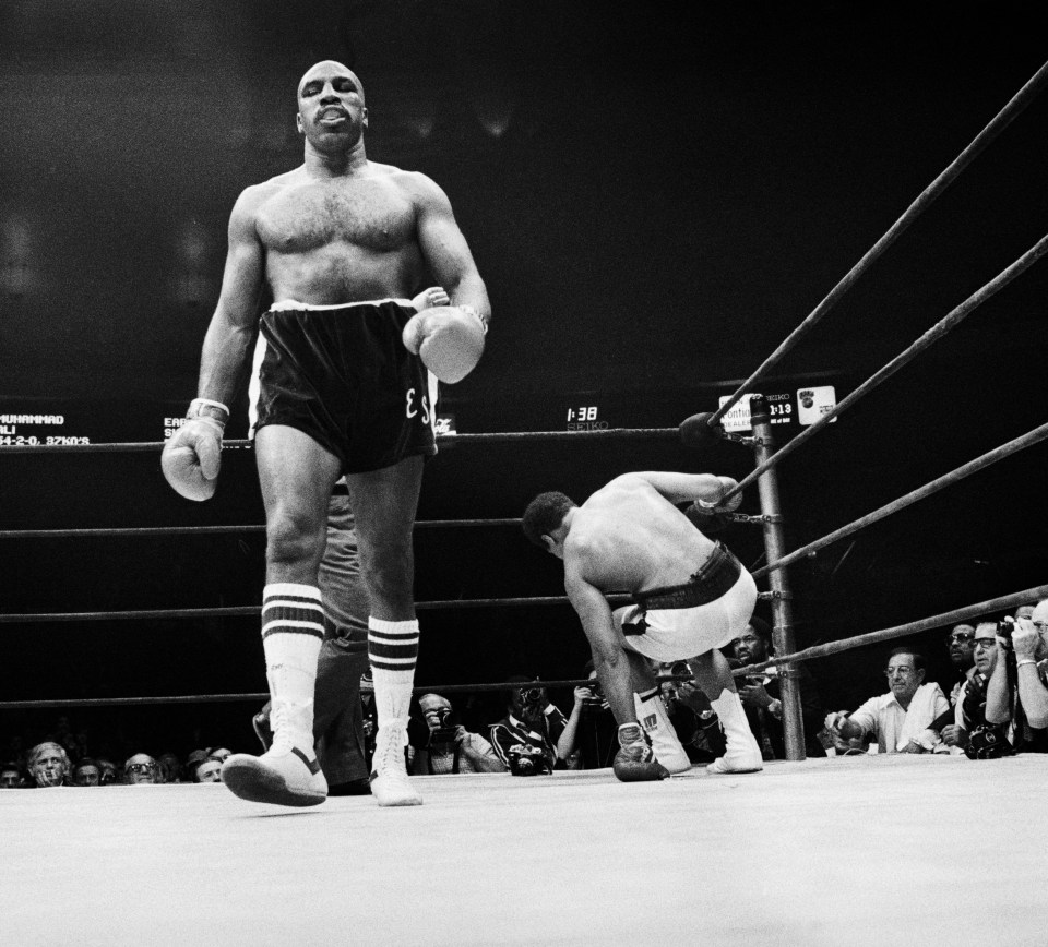 Earnie Shavers pictured in his fight with Muhammad Ali