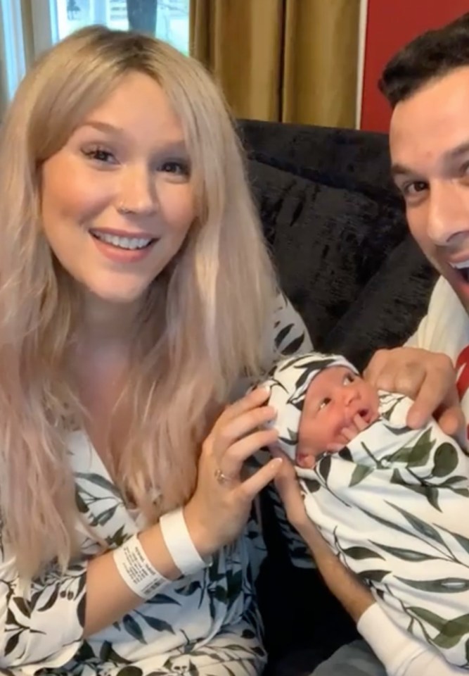 Joss Stone showed off her new baby in her Facebook cooking show