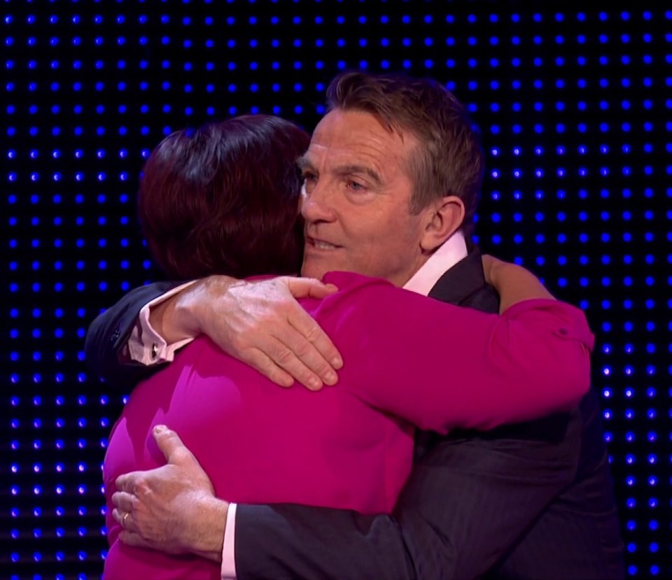 He went over and gave her a hug after pulling off the incredible quiz comeback