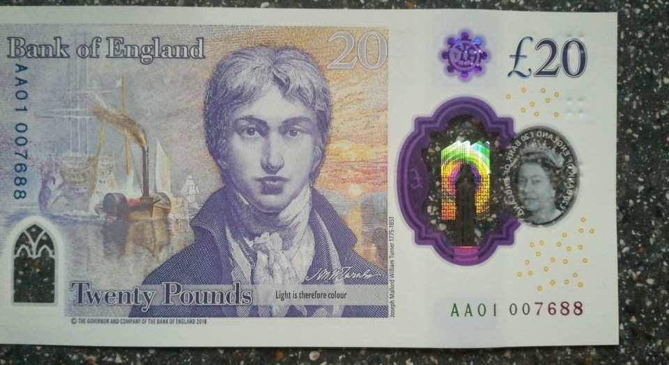 Bank notes with low serial numbers starting with AA01 are worth more on eBay