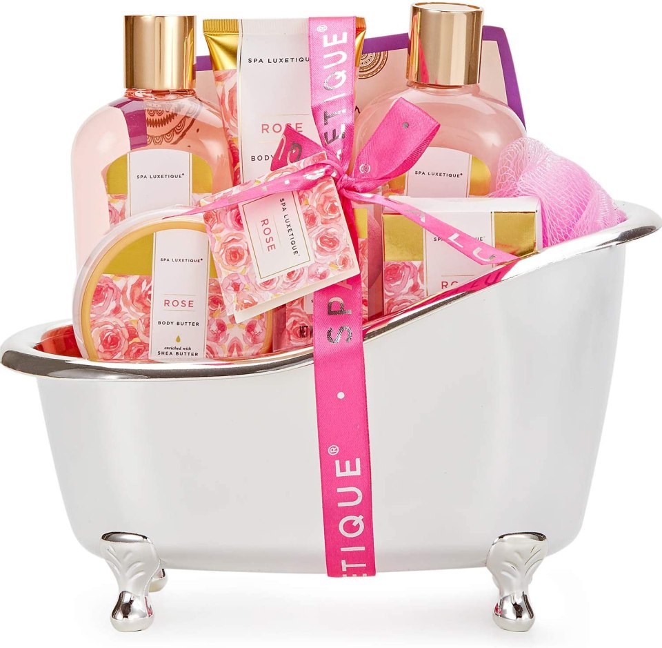 We love this bath tub inspired Mother's Day gift