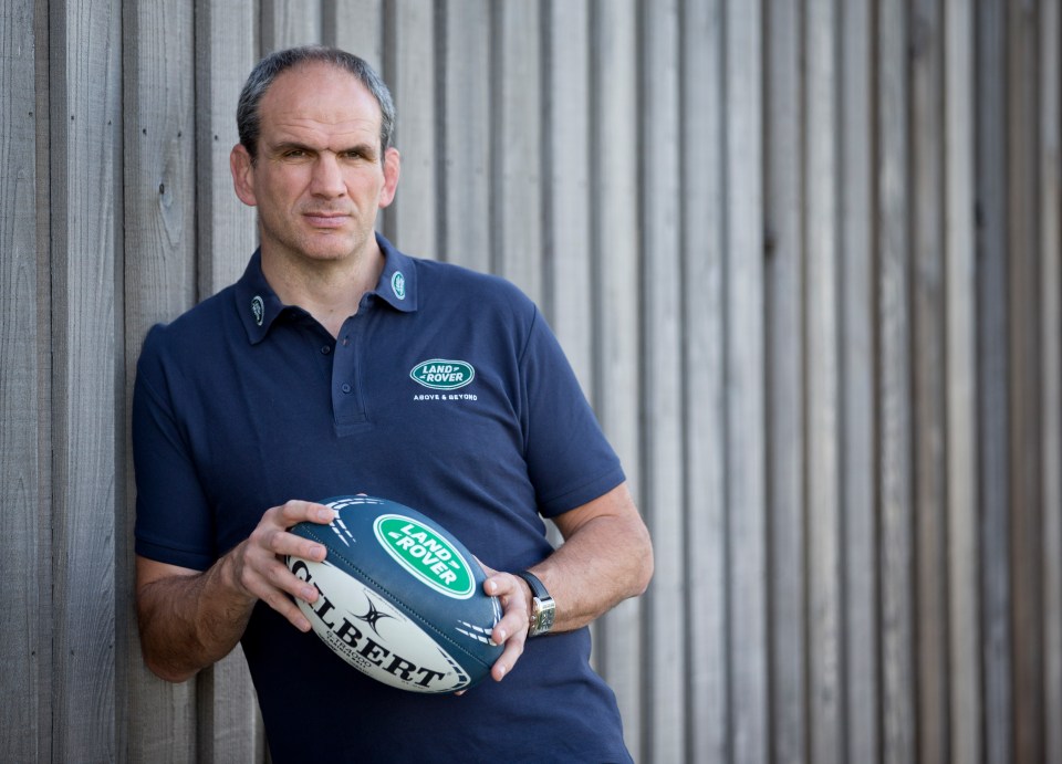 Martin Johnson is backing the Lions series in the UK if it can not go ahead as planned