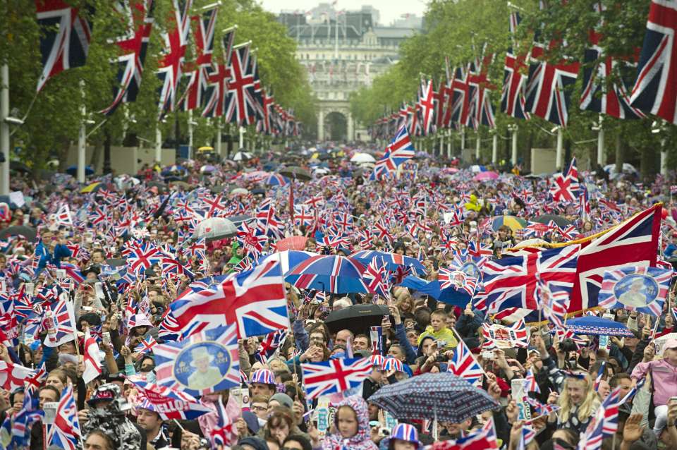 Huge crowds gathered on the Mall towards Buckingham Palace to celebrate the Queen's Diamond Jubilee in London on June 5, 2012