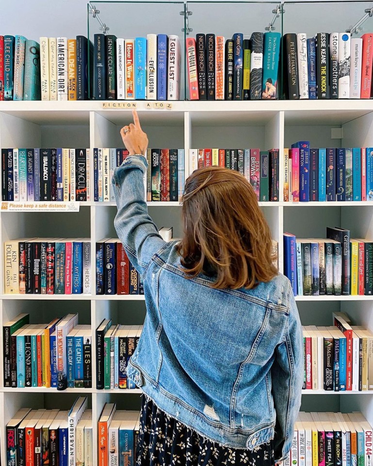 Organise books like a library, sort by genre, then by author