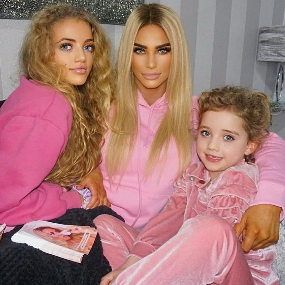 Princess Andre looked stunning as ever in one of Katie's most recent Instagram posts alongside her mum and younger sister Bunny