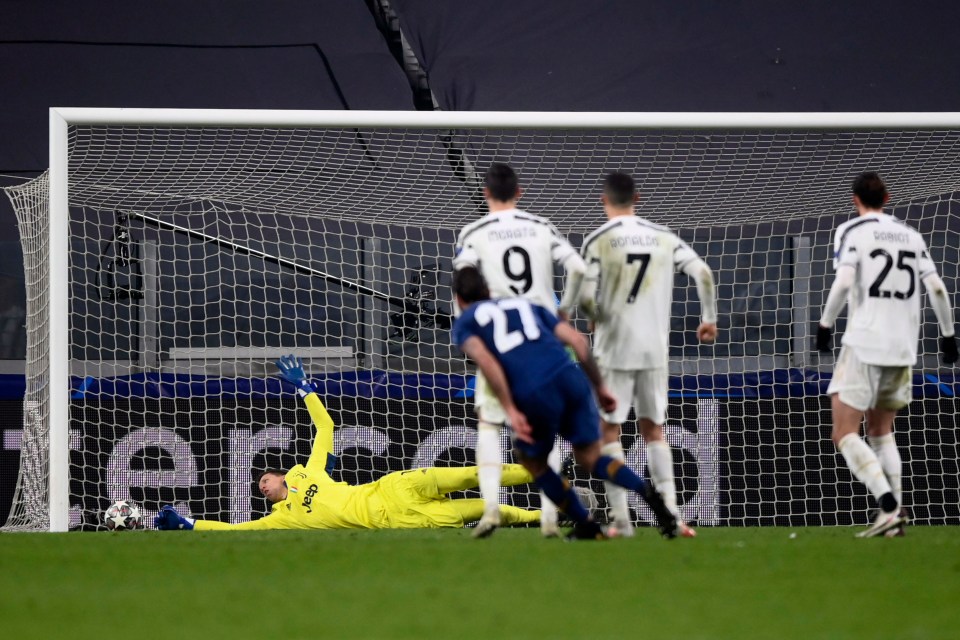 Wojciech Szczesny could not stop the strike as the three-man wall watch on in horror