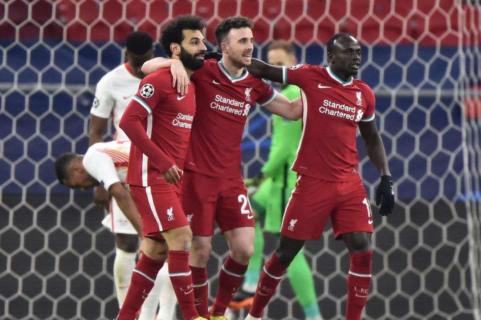 Strikers Mo Salah and Sadio Mane pounced in the last 19 minutes as Liverpool went through 4-0 on aggregate