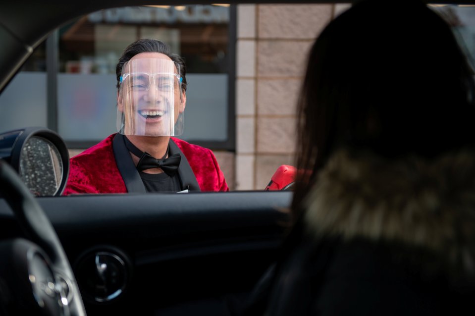 The Strictly King serving KFC to some unsuspecting customers