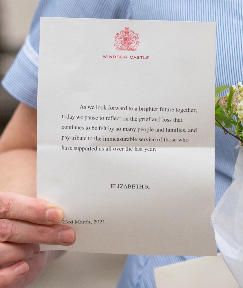 In a letter accompanying the bouquet, the Queen urged to Brits to 'pause and reflect on the grief and loss' experienced during the pandemic