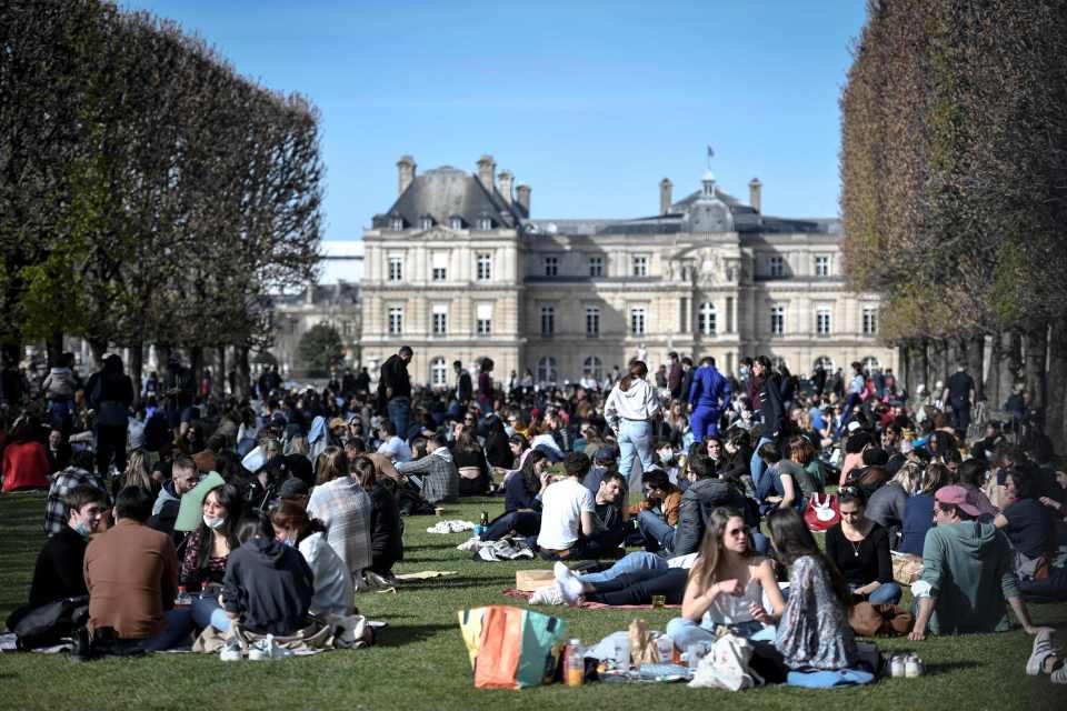 Crowds packed out the picturesque Jardin du Luxembourg