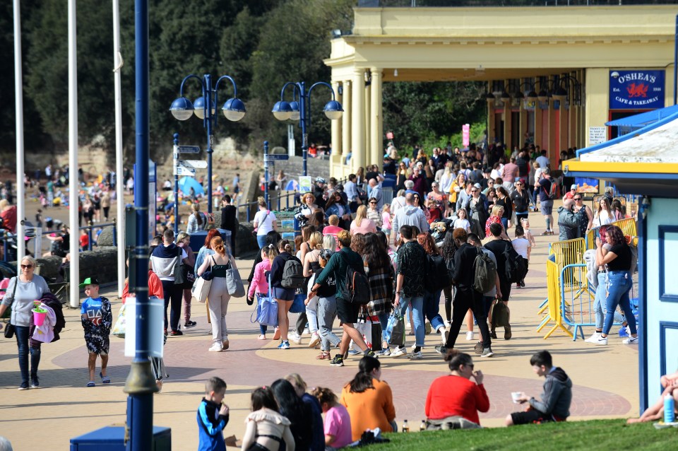 Thousands of people flock to Barry Island beach in South Wales