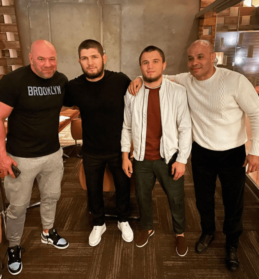 Khabib Nurmagomedov confirmed his retirement in a dinner with UFC chief Dana White (L)