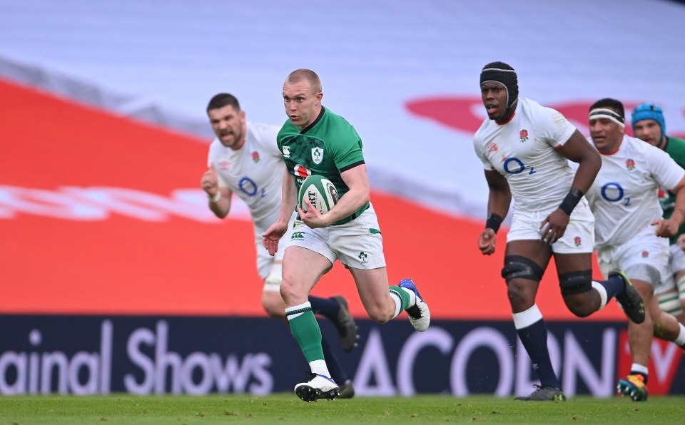 Veteran winger Keith Earl raced away to score Ireland's first try