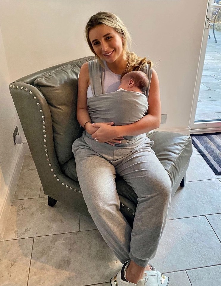 Dani Dyer discussed her post-pregnancy figure