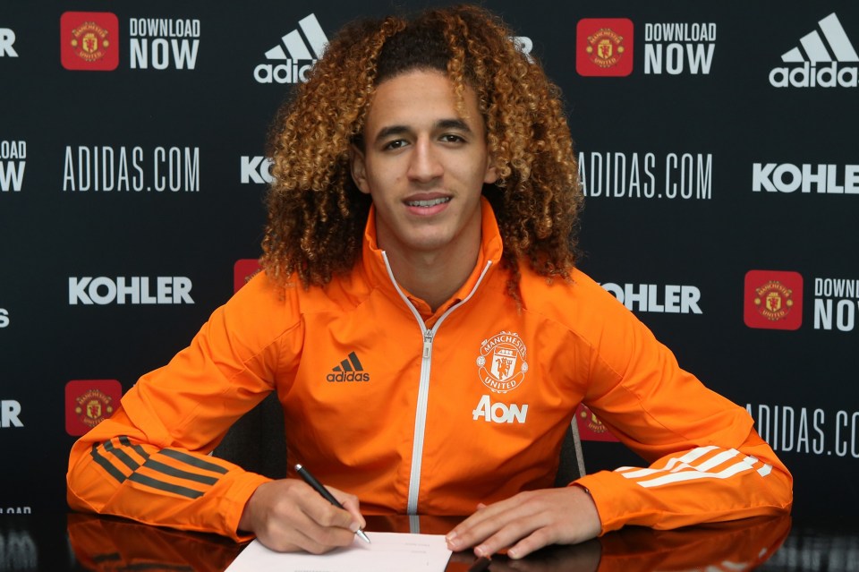 Hannibal Mejbri put pen to paper on a new contract