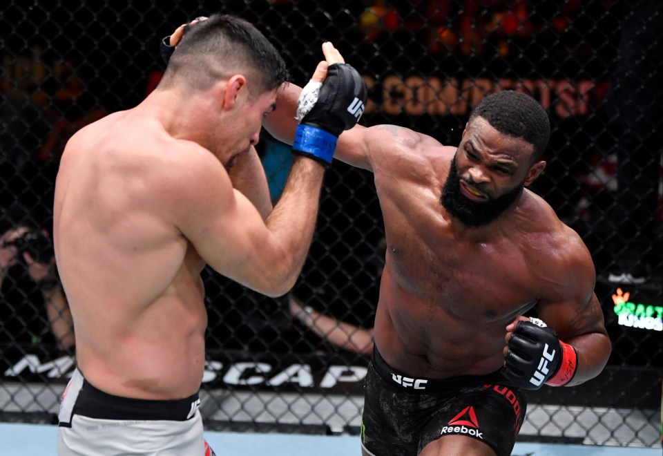 Tyron Woodley started off well