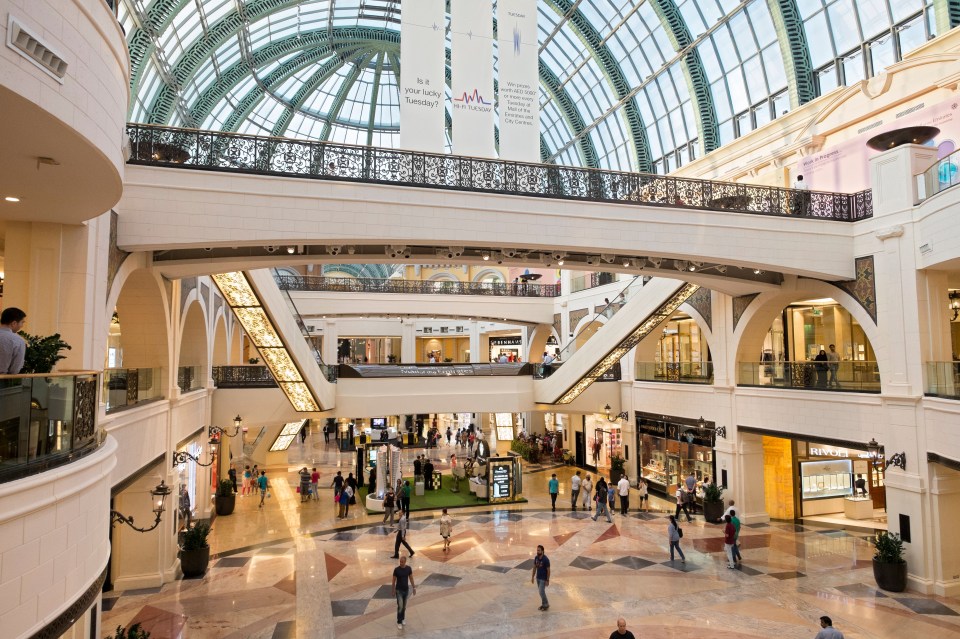 Shop or ski at the the Mall of the Emirates