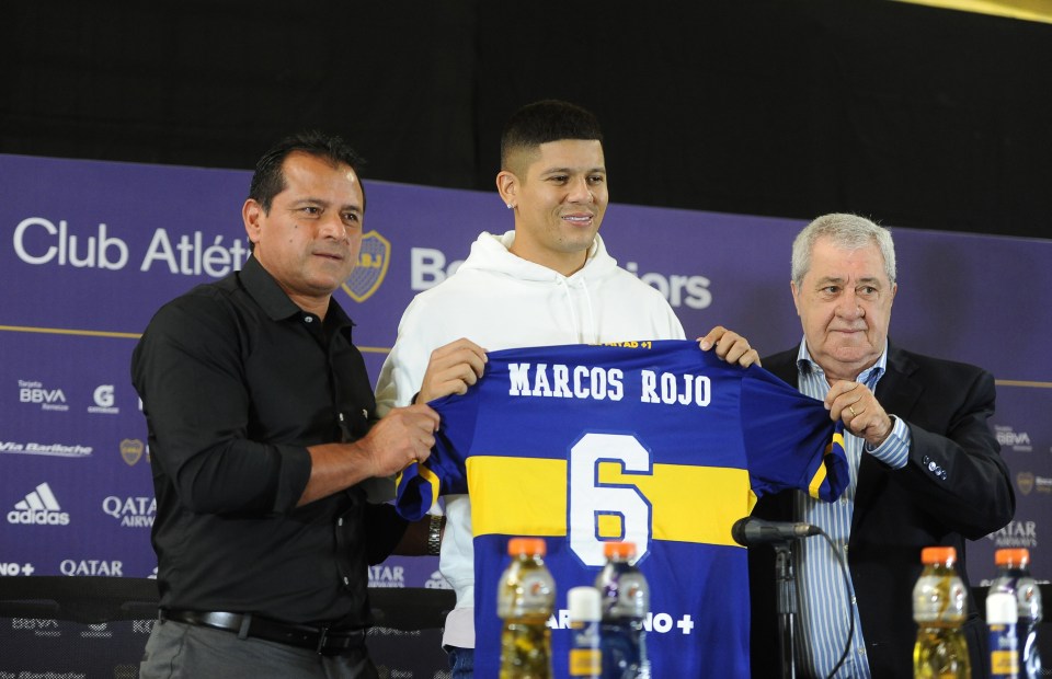 Marcos Rojo joined Boca Juniors after leaving Manchester United and wants to lure Cavani to the club using fishing as bait