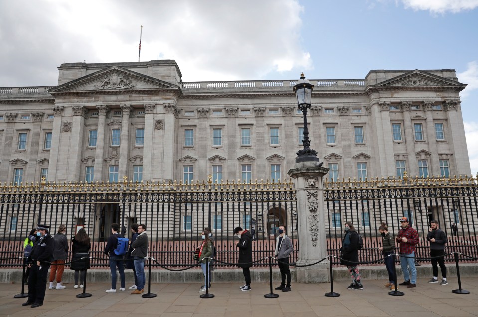 Mourners have begun queuing as the country pays its respect to the Duke of Edinburgh