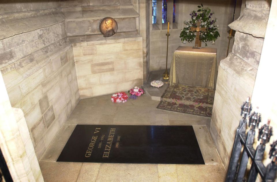 The Queen's father and mother's grave