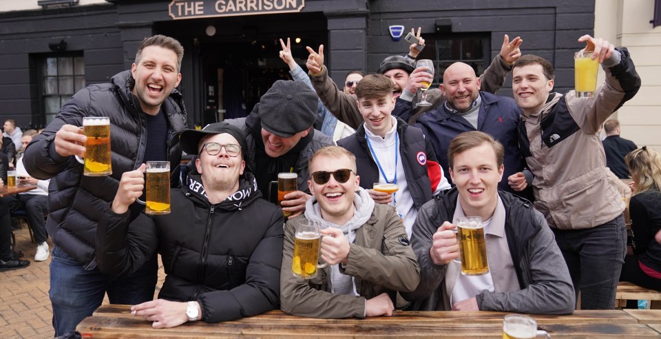 High streets shops have seen a rush for coats as drinkers wrap up warm for chilly pub sessions