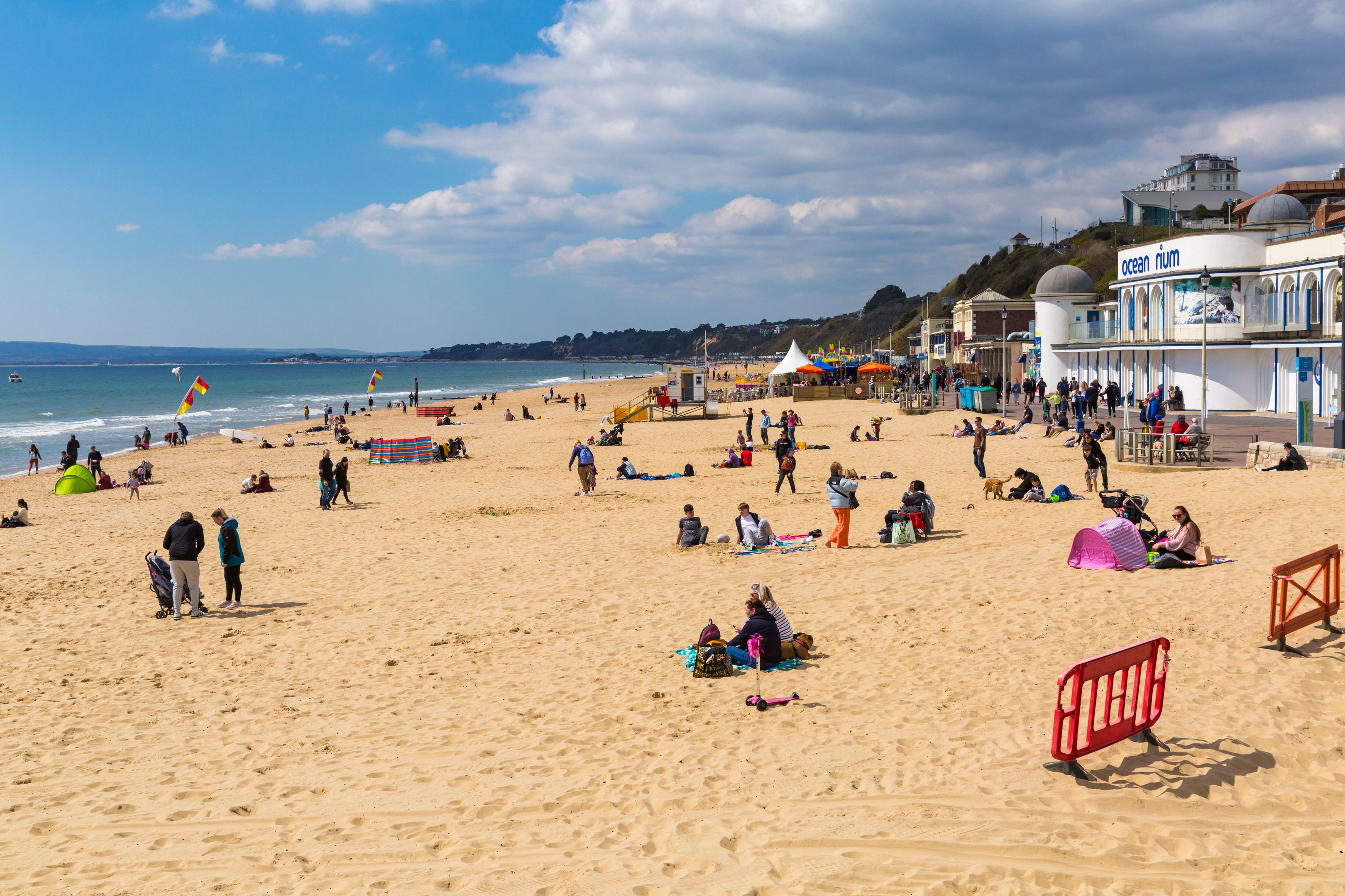 A heatwave is the perfect excuse for a seaside holiday