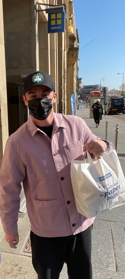 Ant recently returned from a few days away back home in his native Newcastle where he went straight to Greggs to load up on yummy Stotties