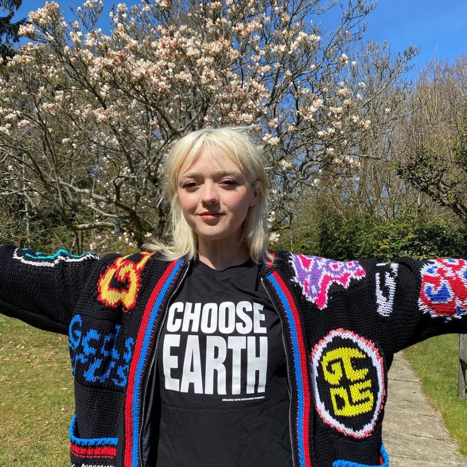 Maisie Williams wore a slogan t-shirt saying 'choose Earth'