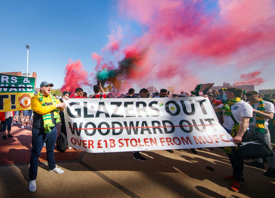 Fans protested the American owners outside Old Trafford on Saturday