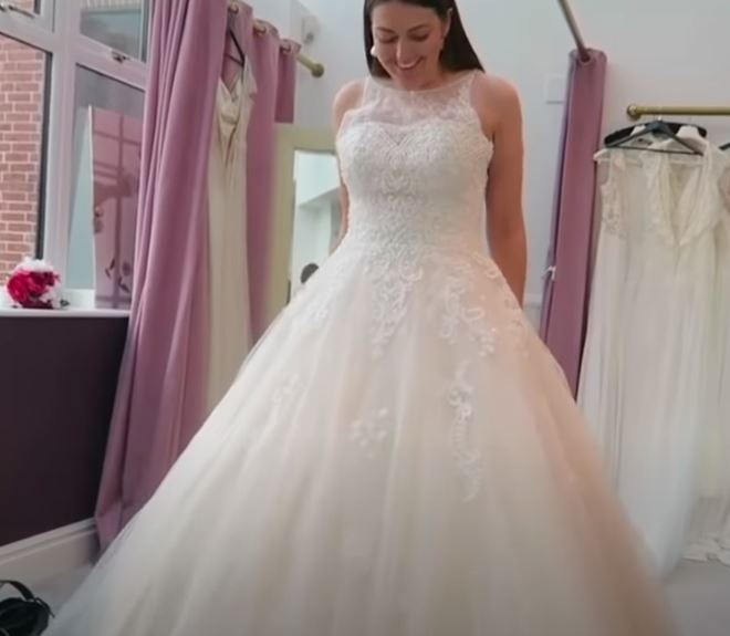 Sophie got her dress at a sample price - not seen