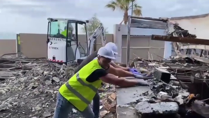 Elliott and his uncle Dave got to work on the site