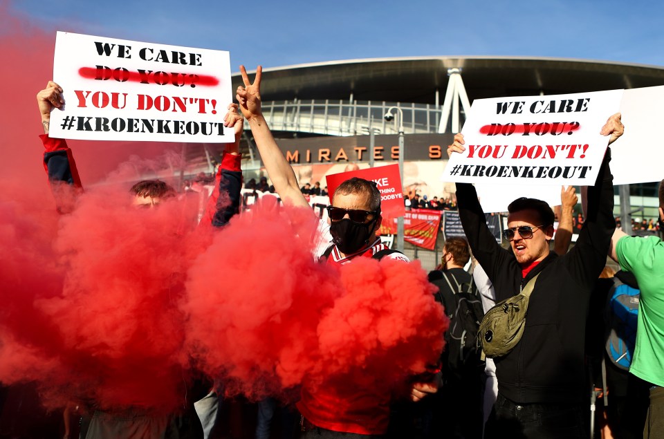 Cops had to be called as angry Arsenal fans protested at the Emirates