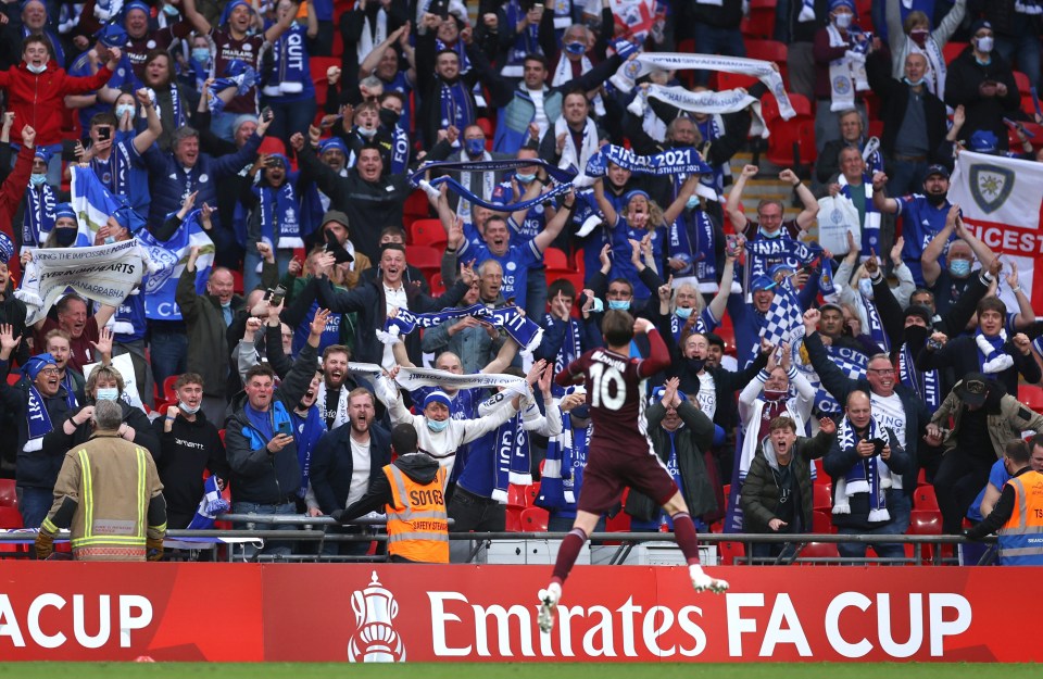 Leicester City fans celebrate with James Maddison at the FA Cup final