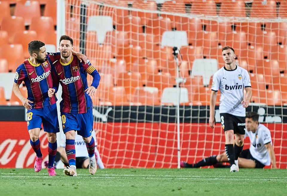 Barcelona downed Valencia 3-2