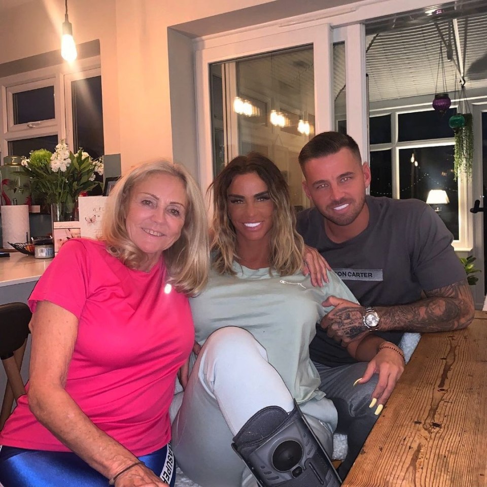 Katie Price said her mum (left) wants to see her daughter have another baby