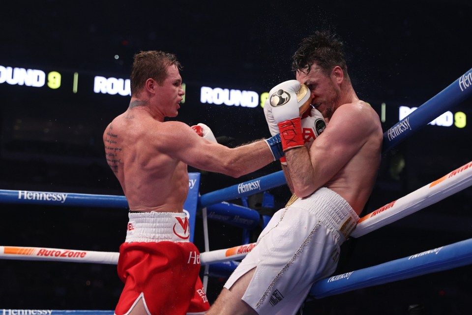 Canelo Alvarez dominated Callum Smith over 12 rounds