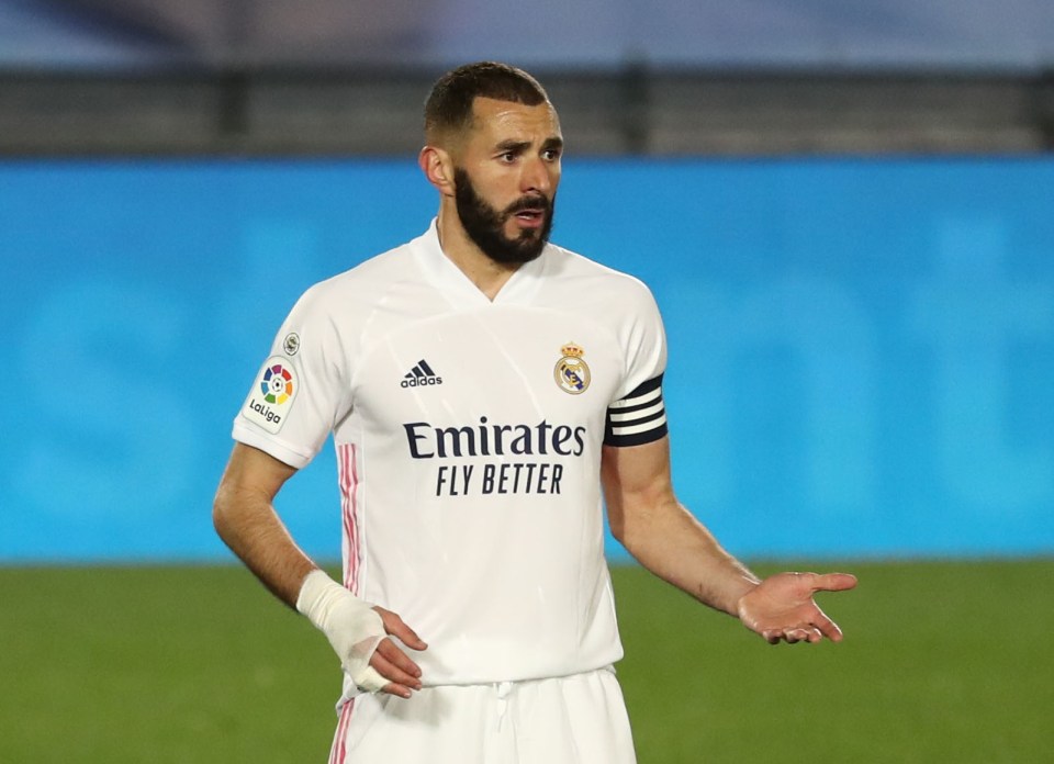 Karim Benzema deserves a recall to the France set-up as his exile is not football-related, according to Arsene Wenger