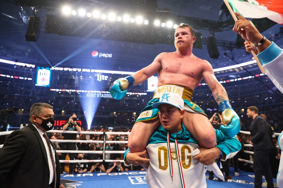 Canelo celebrated the Dallas win on the shoulders of trainer of the year Eddy Reynoso