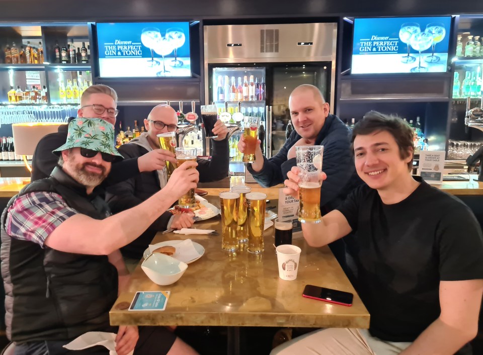 Eager Brits have headed straight for an airport drink this morning.