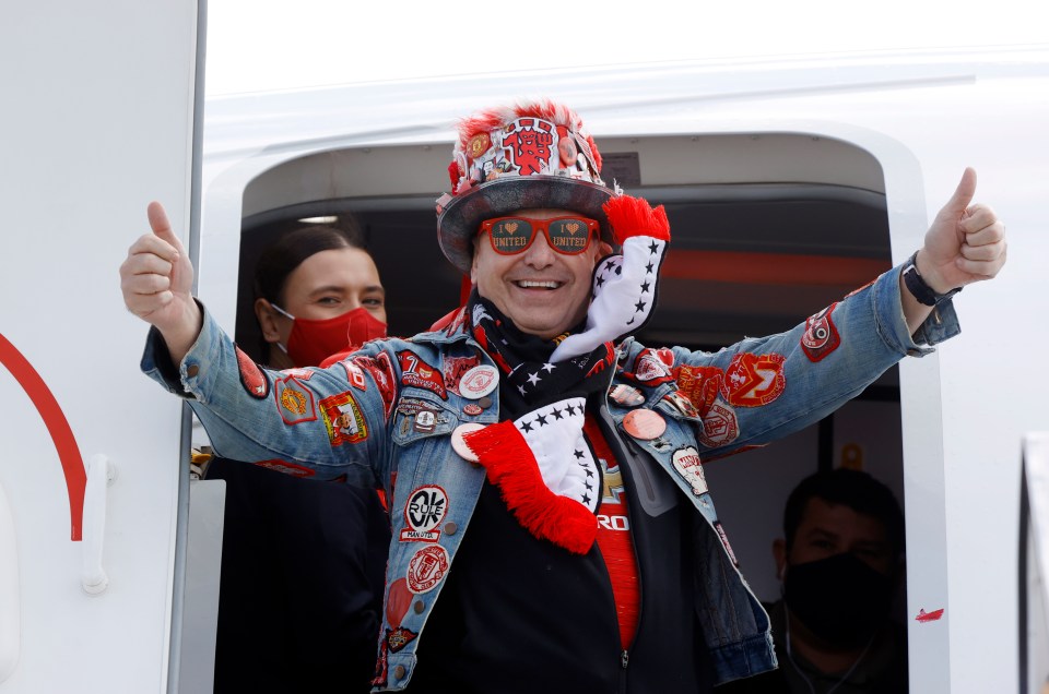 Man United fans arrive in Poland for the final