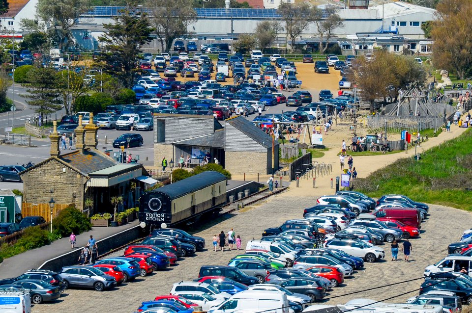 Car parks fill up at West Bay in Dorset