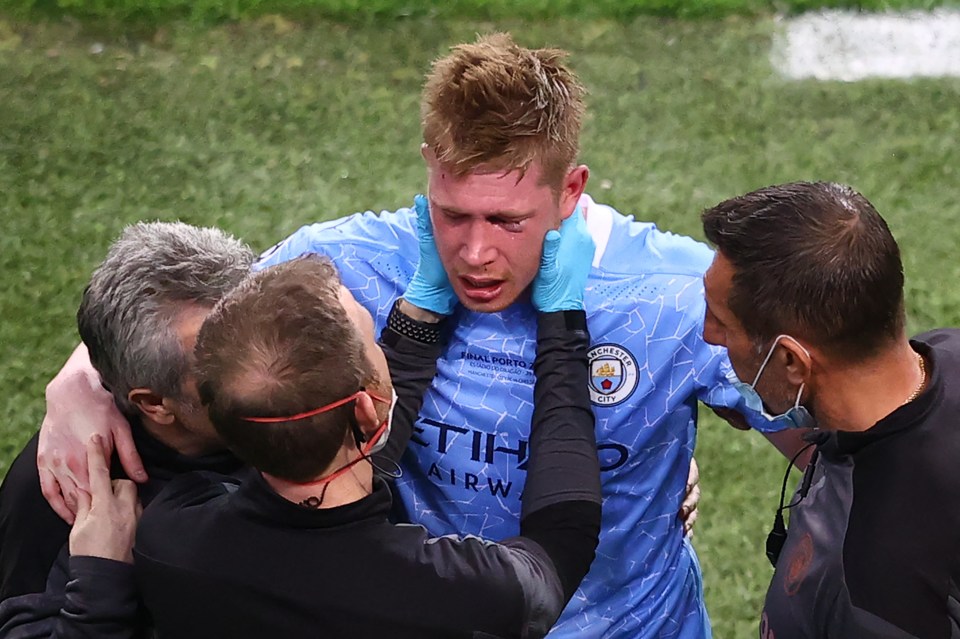 City's medical staff show their concern as they check De Bruyne's condition