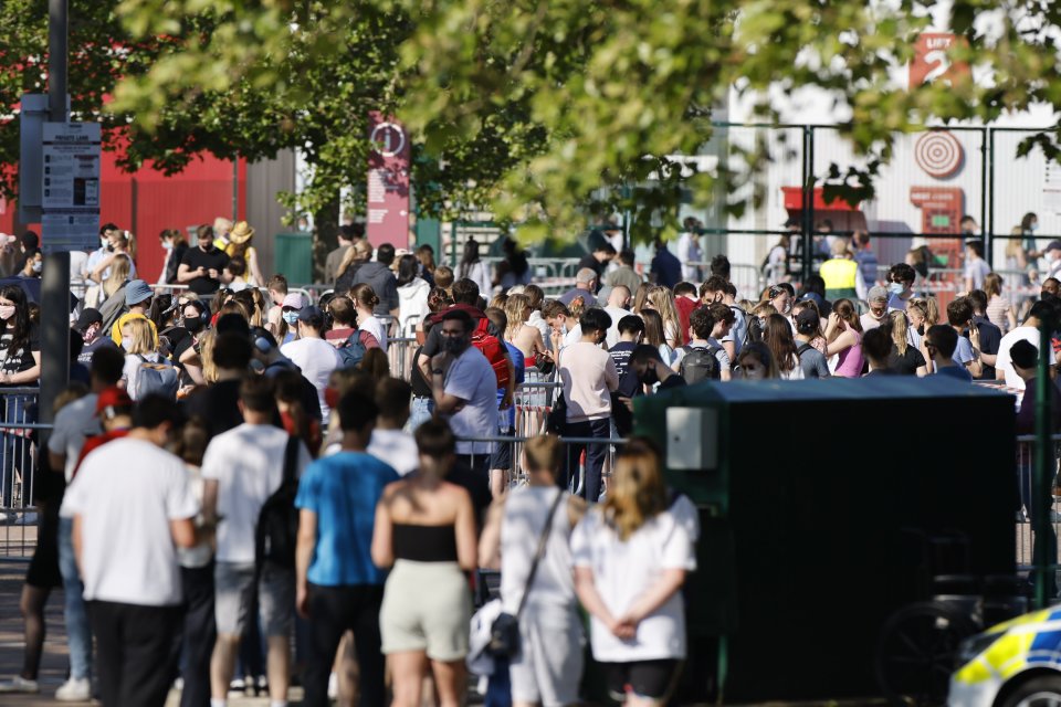 People are being turned away from Twickenham Stadium tonight after 15,000 turned up for a jab