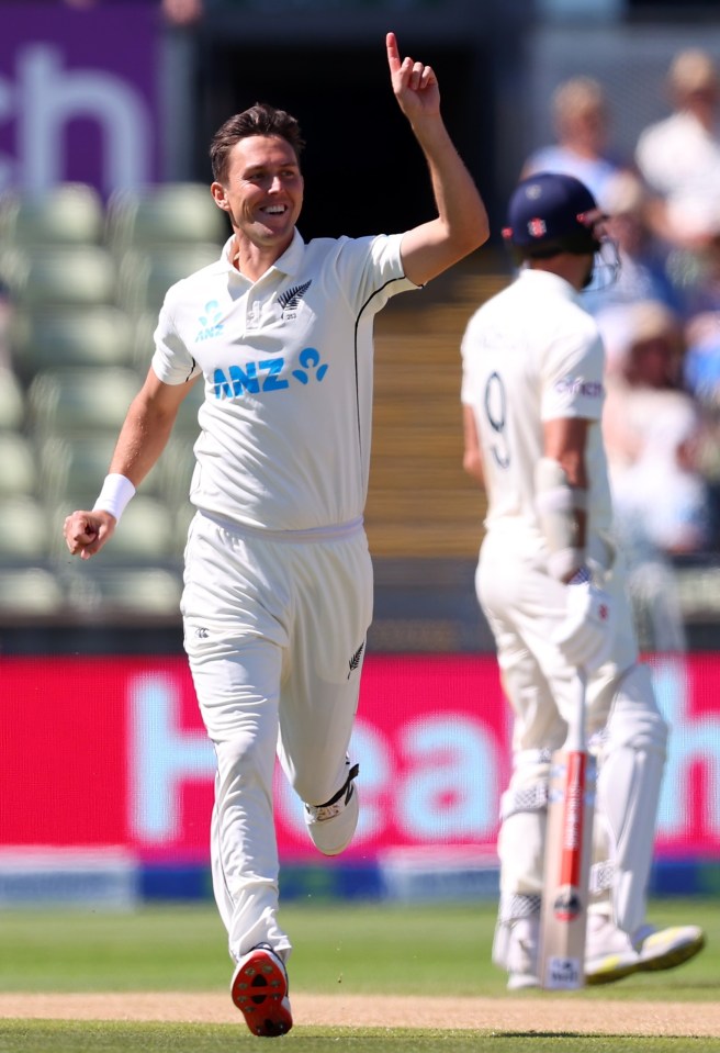 Trent Boult took the final England wicket on the fourth morning to wrap up a miserable innings