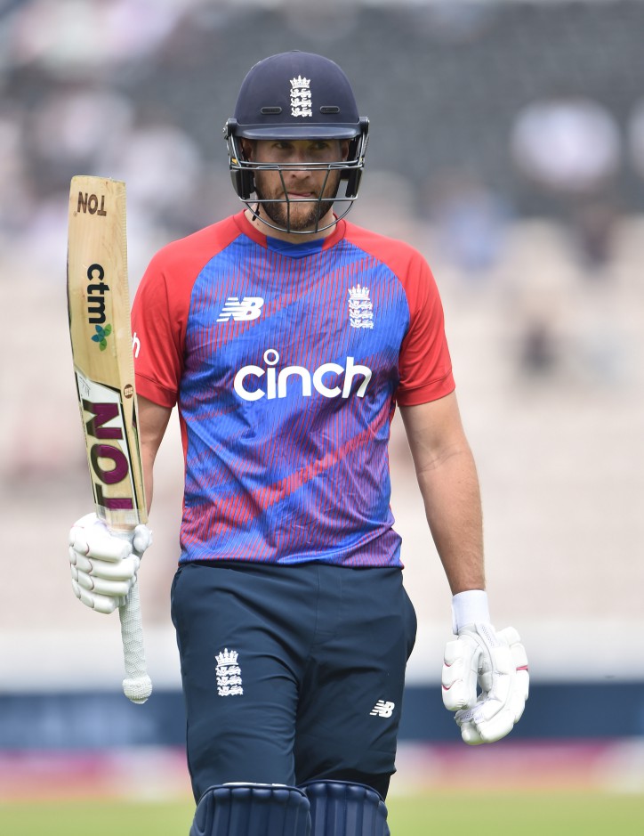 Malan celebrates his half century against Sri Lanka