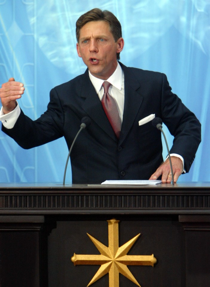 David Miscavige was called a ‘corrupt leader’ by his father Ron